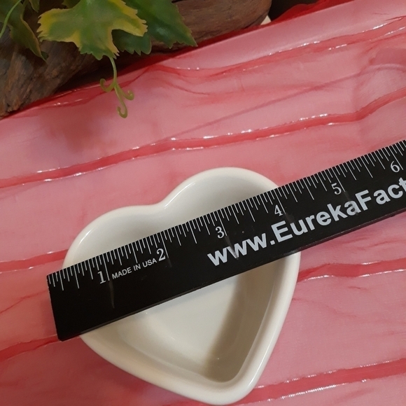 Vintage USA Pfaltzgraff Heart Shaped Bowl Set of Two Floral on White - Picture 6 of 11